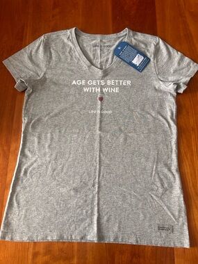 Life is Good Age Gets Better With Wine vneck crusher tee Size medium NEW